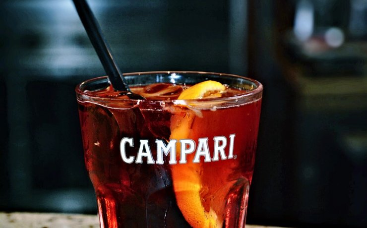 Hvad blander man i Campari? Lækre opskrifter
